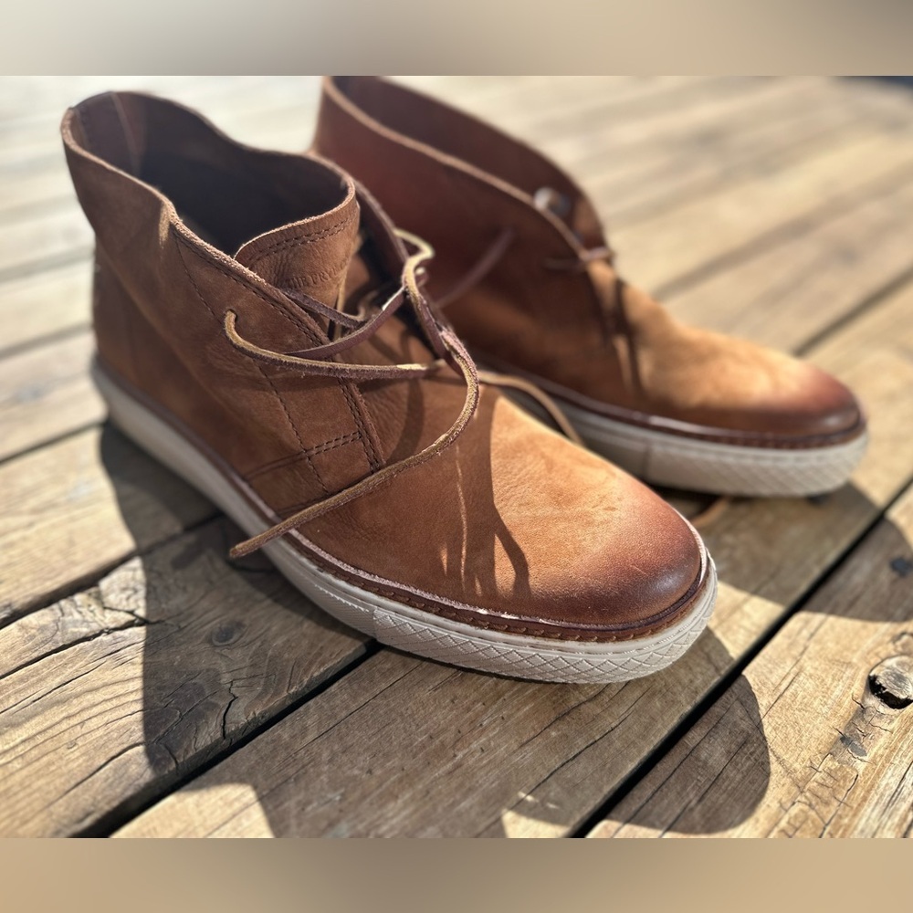 Frye Men's Astor Chukka Shoes. Tan. Classic. Dressy. Leather. Size 10. New